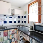 Pavillon T3 Avec Terrasse Sud, Piscine, Proche A - Fr-1-409-198 *